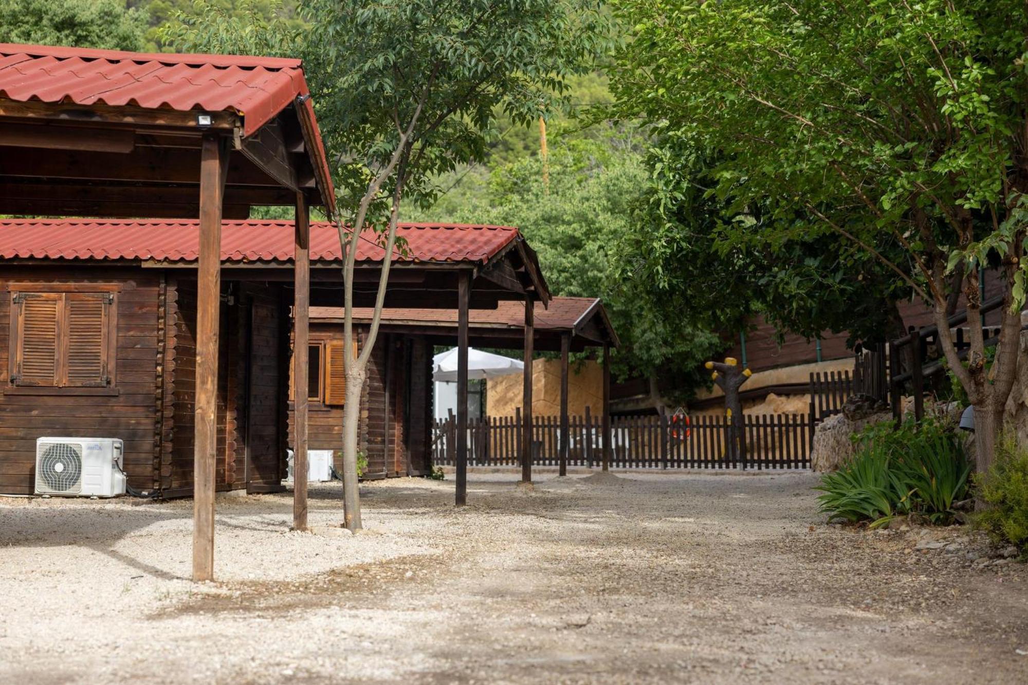 Cabanas Rurales - Las Taneas Yeste Exterior photo