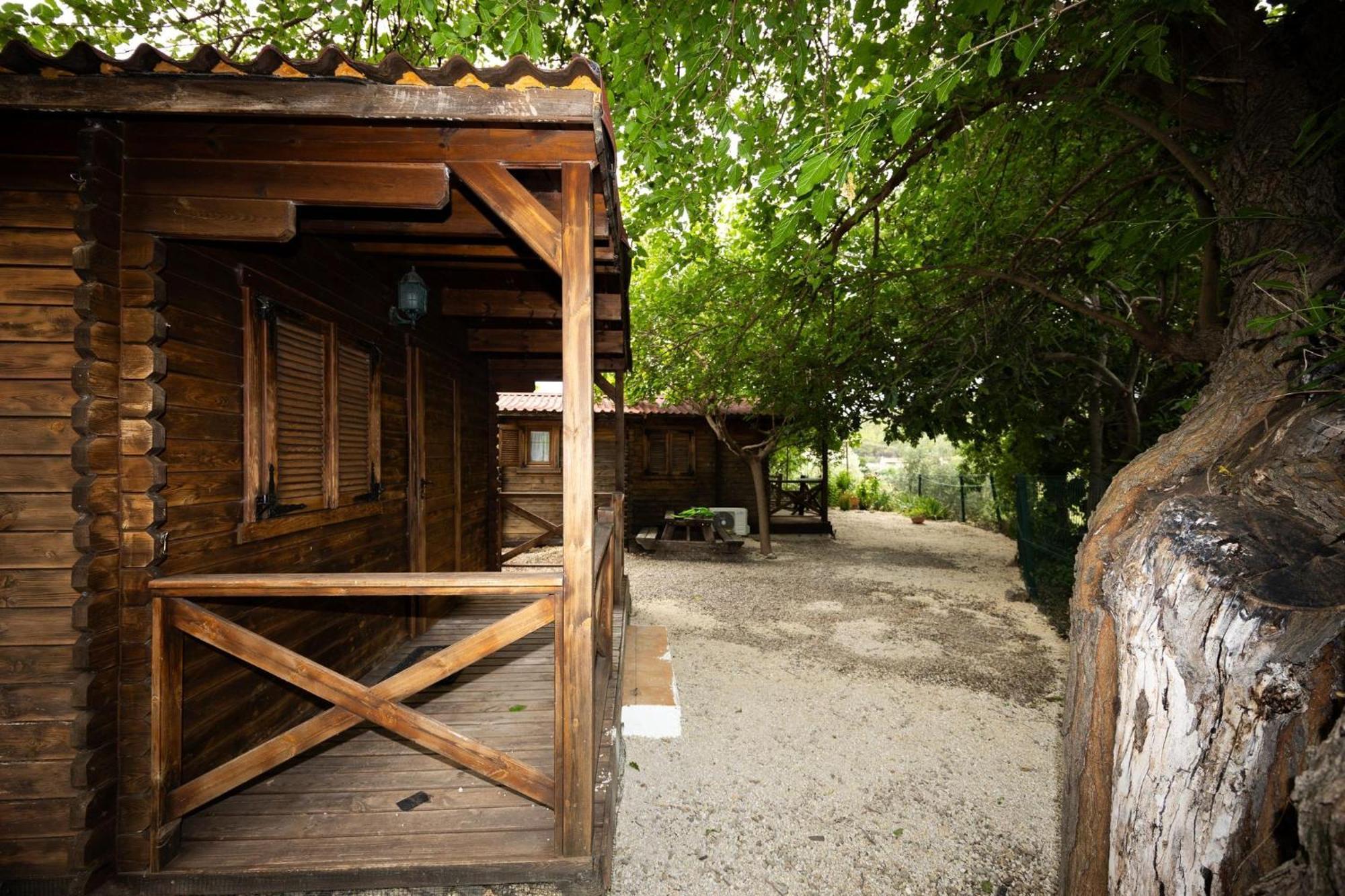 Cabanas Rurales - Las Taneas Yeste Exterior photo